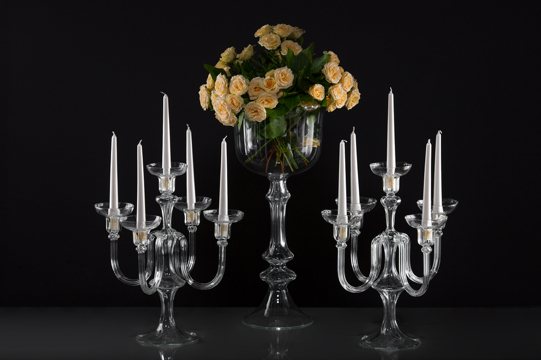 Make your wedding special with glass decoration