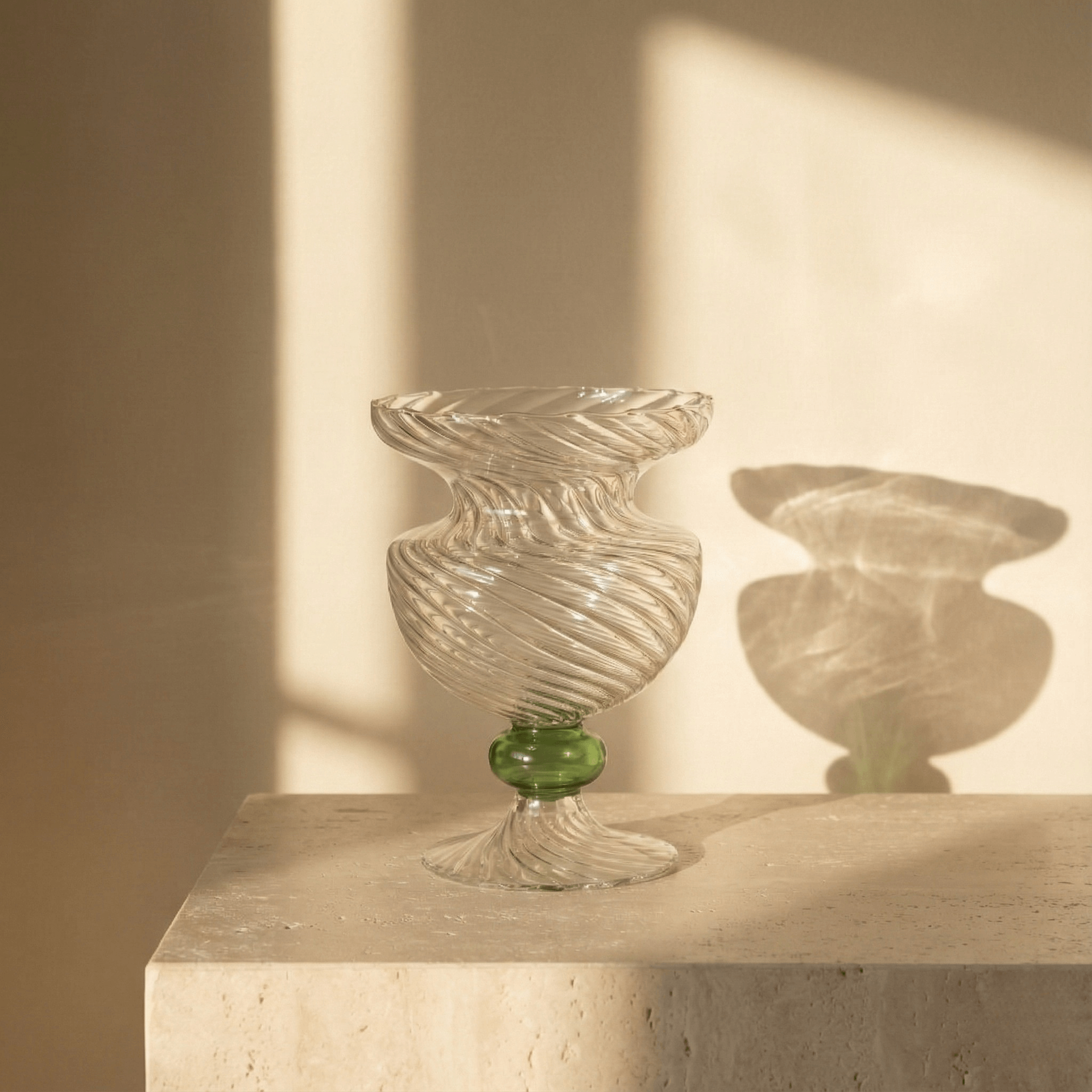 Cresia Vase